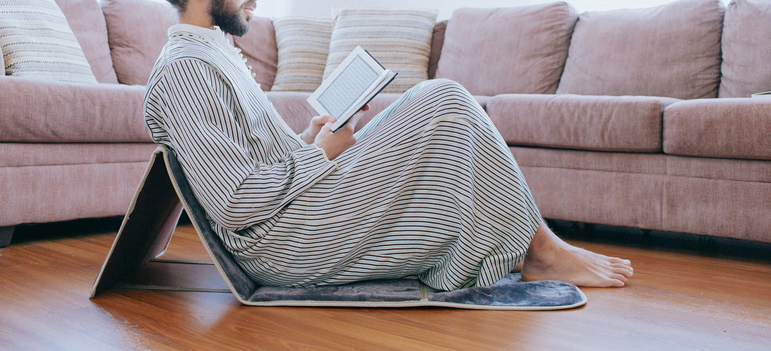 Foldable Prayer Mat with backrest – Travel-Friendly, Portable & Customizable (includes a bag)