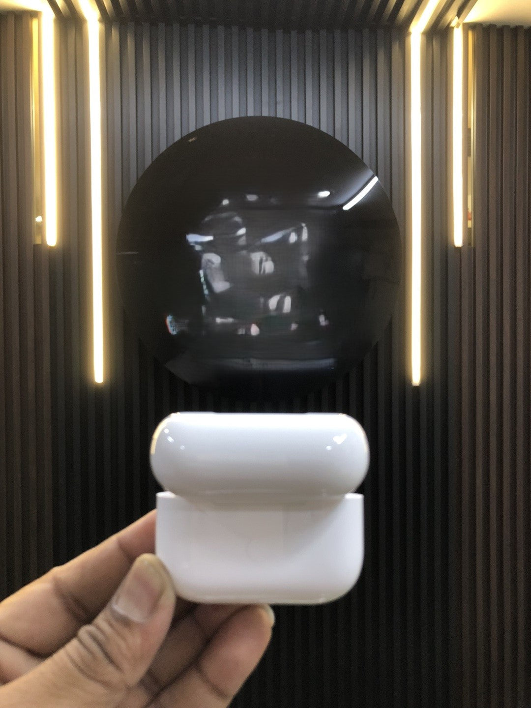 White Airpod pro 2nd Genaration JVCOM