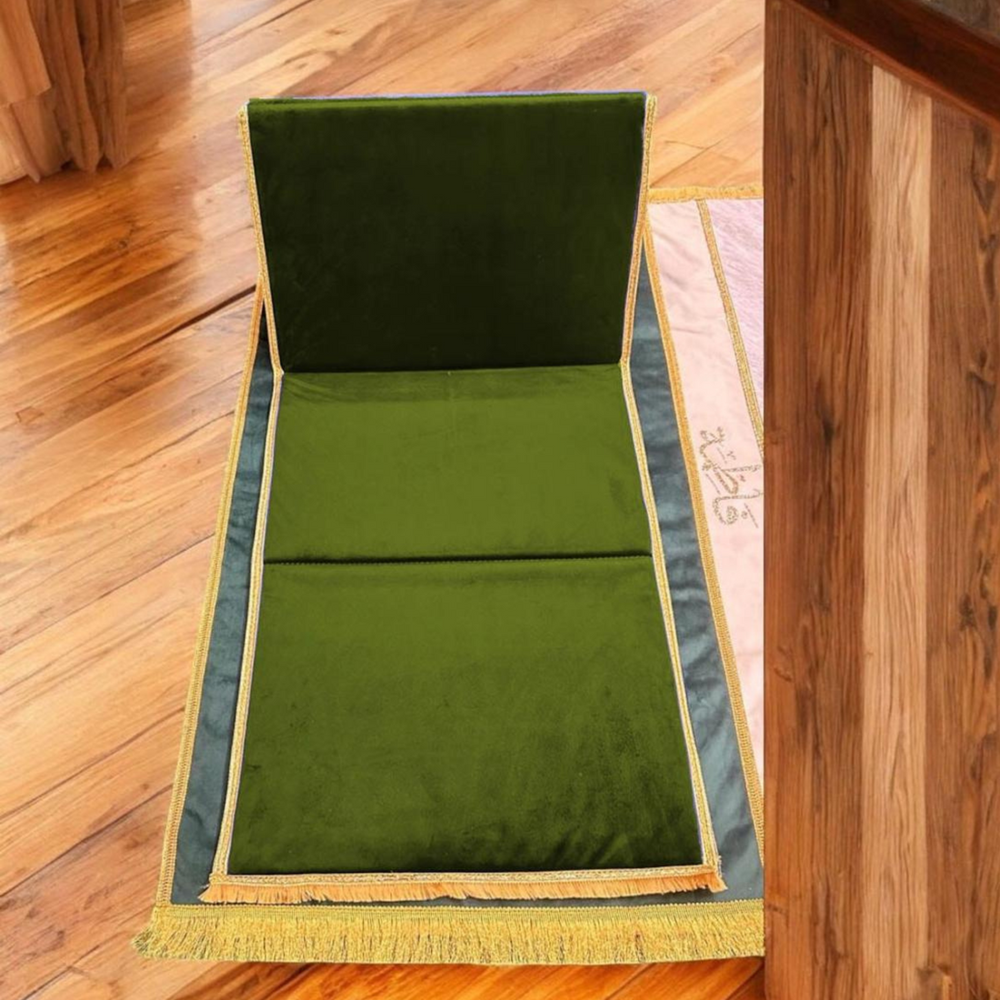 Foldable Prayer Mat with backrest – Travel-Friendly, Portable & Customizable (includes a bag)